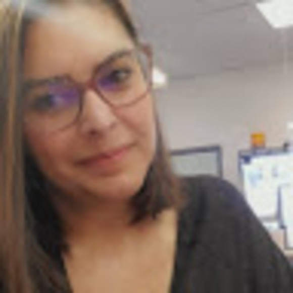 Meet your Posher, Lori - Picture 1 of 1